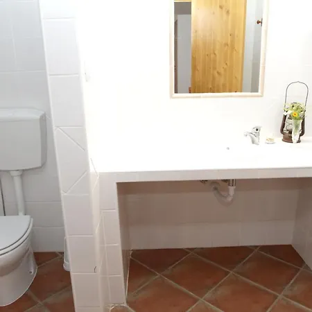 Semesterbostad Charming House In With Shared Pool *