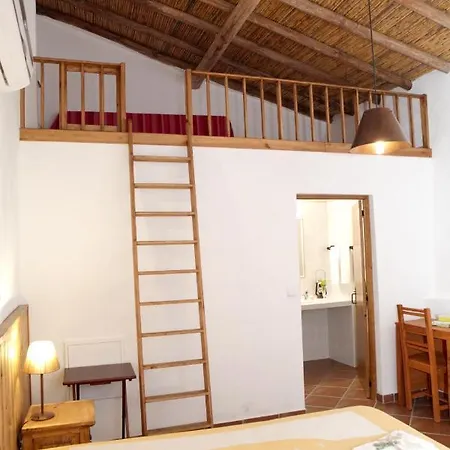 Charming House In With Shared Pool Castro Marim