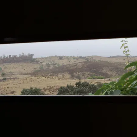 بيت للعطل Charming House In With Shared Pool