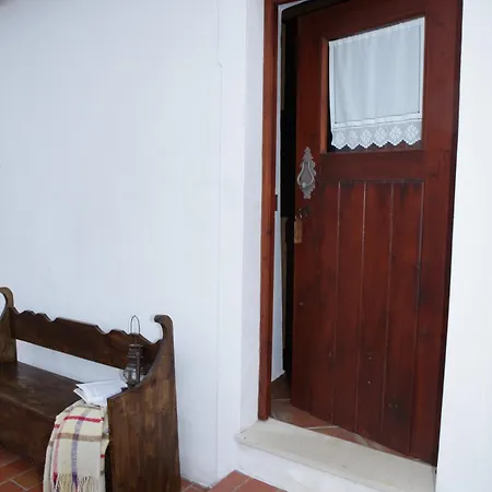 Charming House In With Shared Pool Каштру-Марин