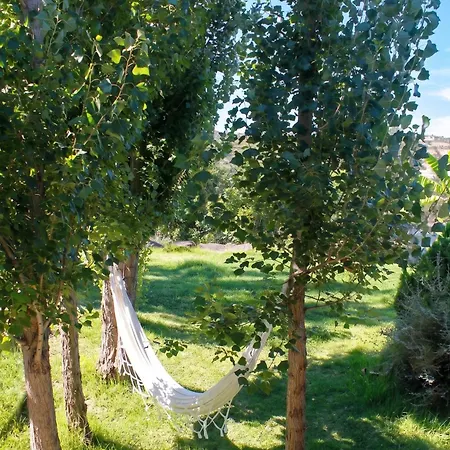 Charming House In With Shared Pool Дом отдыха