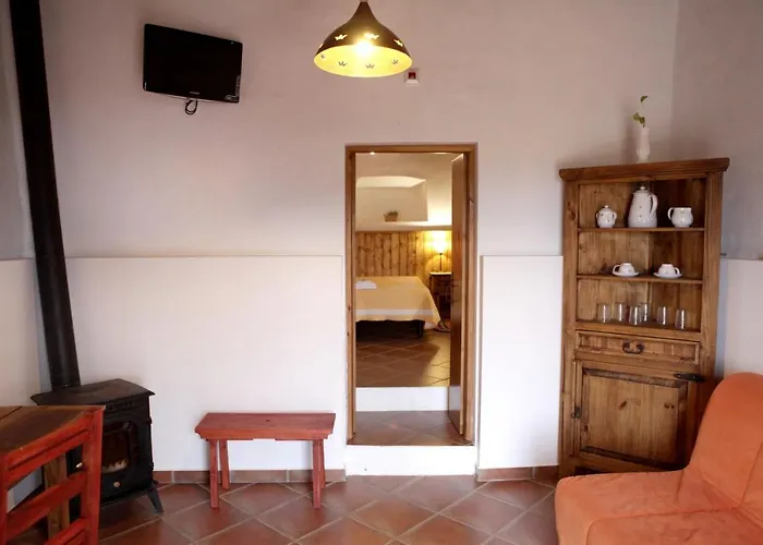 Charming House In With Shared Pool