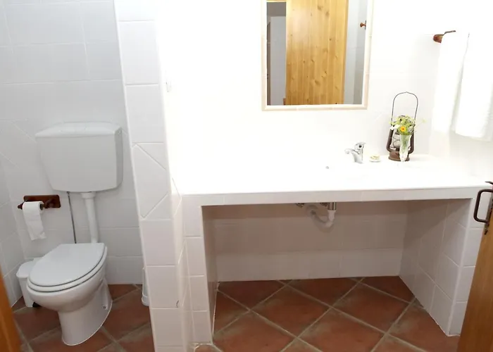 別荘 Charming House In With Shared Pool *