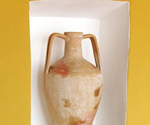 Charming House In With Shared Pool