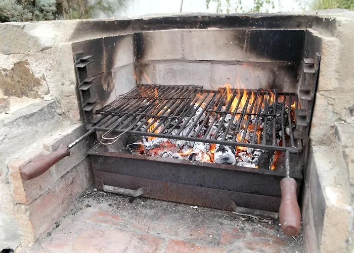 Charming House In With Shared Pool 別荘 カストロ・マリン