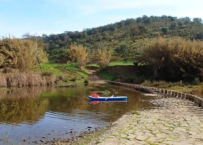 別荘 Charming House In With Shared Pool